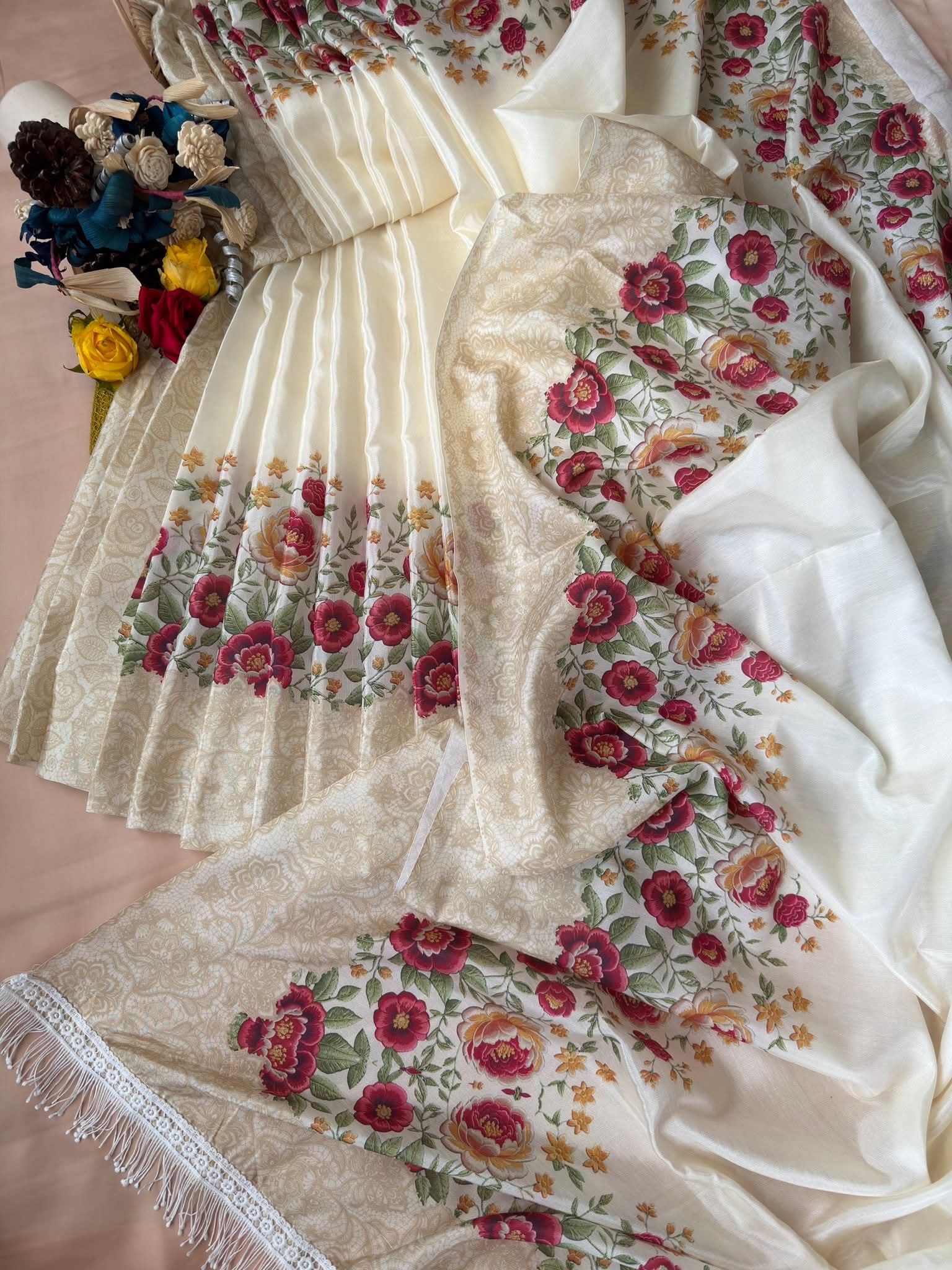 বৈশাখের শাড়ীতে ব্লাউজ পিছ ফ্রি - Image 2