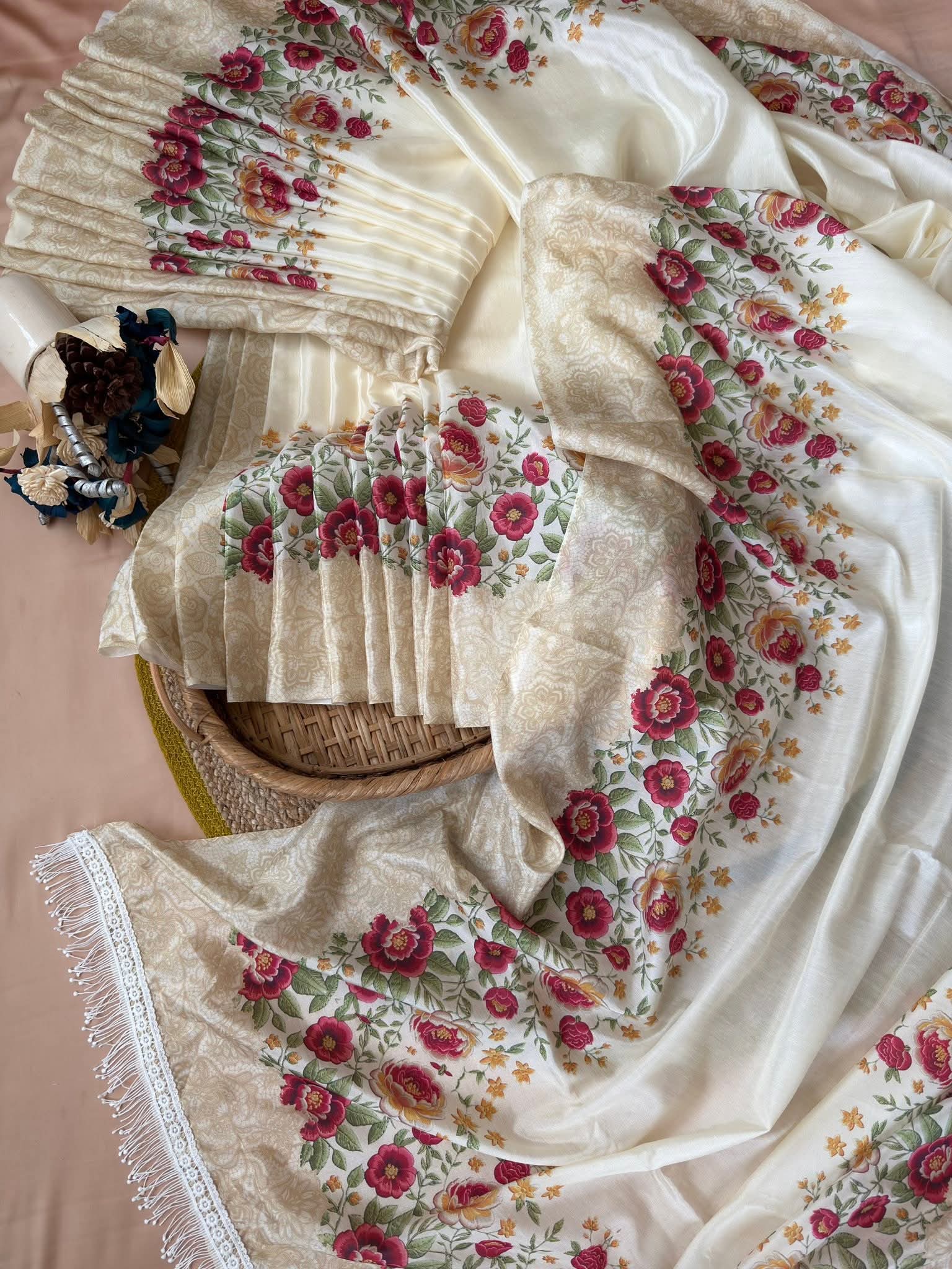 বৈশাখের শাড়ীতে ব্লাউজ পিছ ফ্রি - Image 3