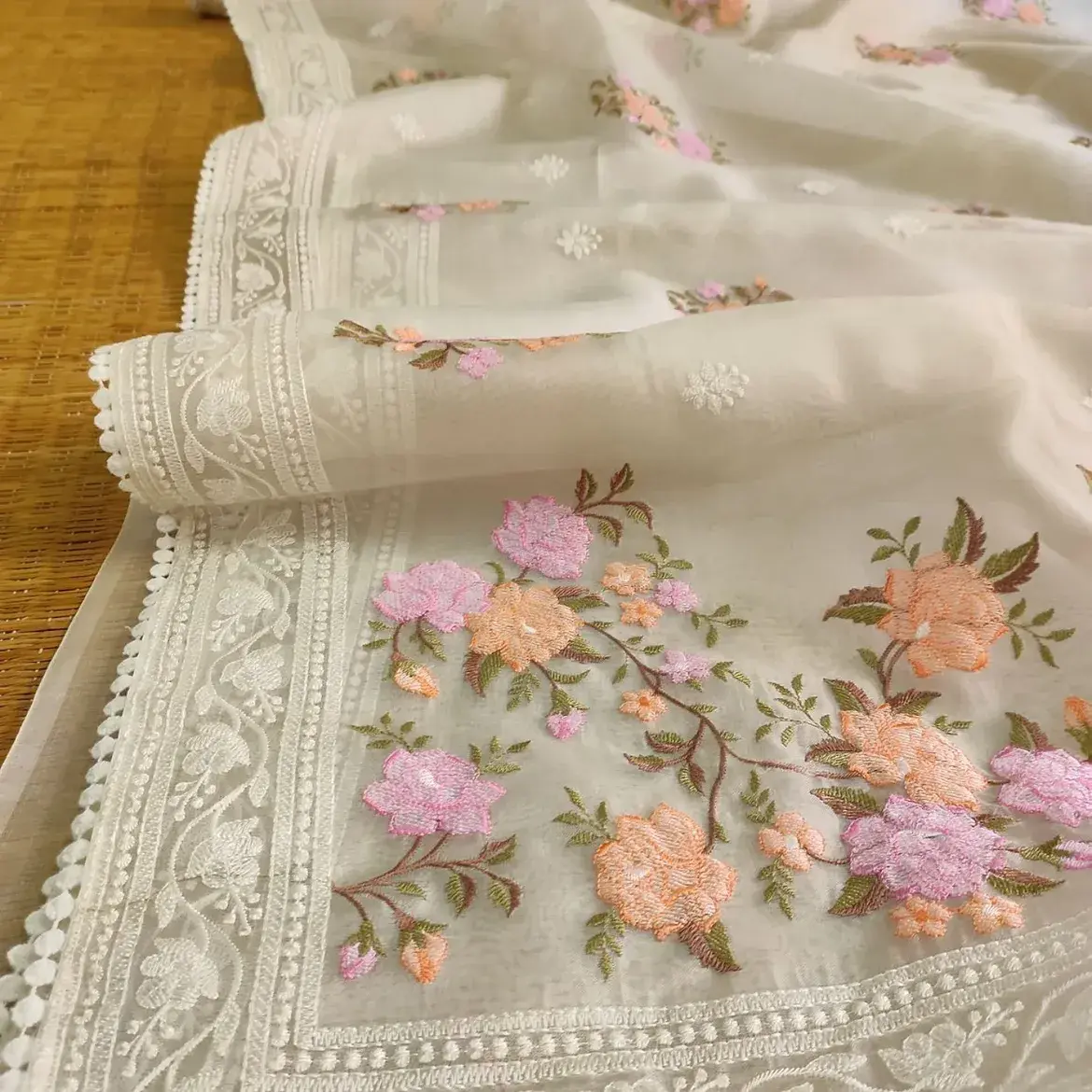 WHITE ANGEL❄️EMBROIDERY ORGANZA  শাড়ি ❄️ - Image 2