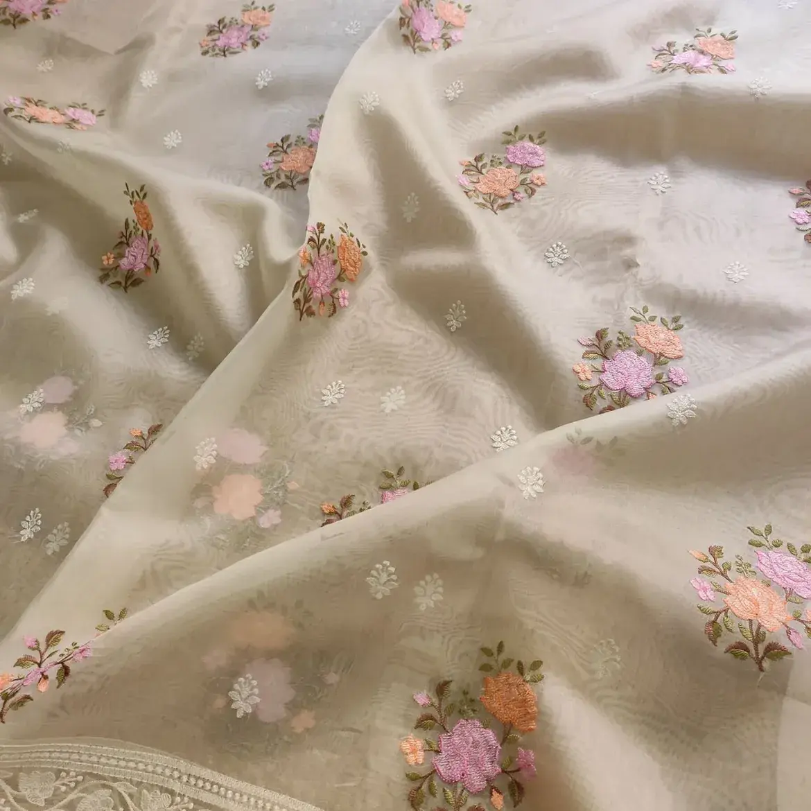 WHITE ANGEL❄️EMBROIDERY ORGANZA  শাড়ি ❄️ - Image 5