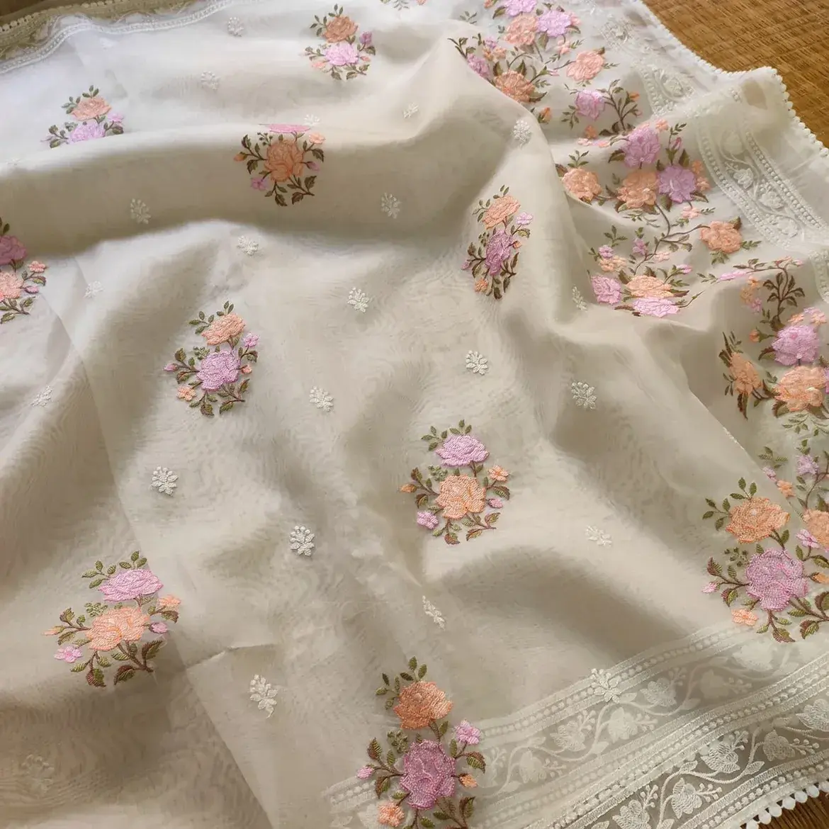 WHITE ANGEL❄️EMBROIDERY ORGANZA  শাড়ি ❄️ - Image 4